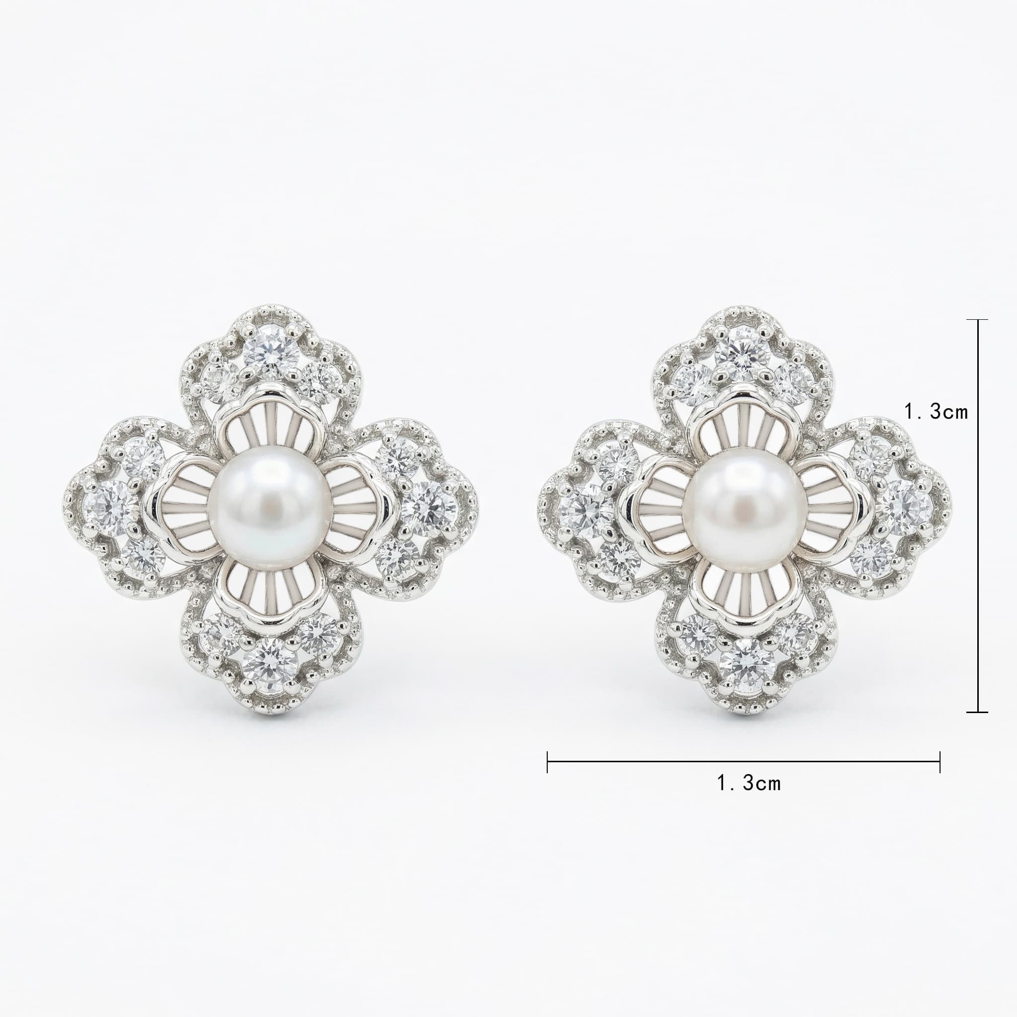 925 Sterling Silver Elegant Floral Pearl and Sparkling Accent