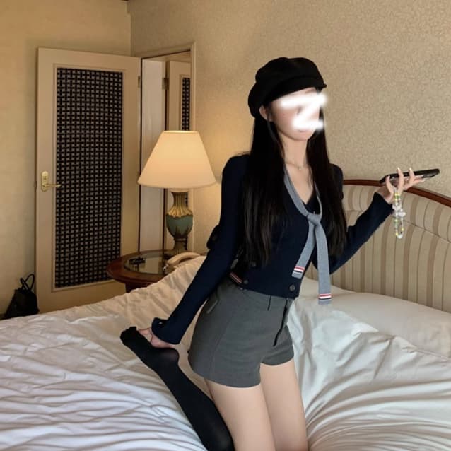 Contrast-color Ribbon V-Neck Slimming Knitted Cardigan Sweater